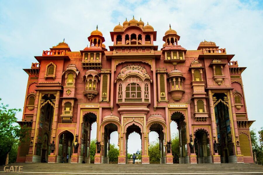 Jaipur: Full-Day Sightseeing Tour with Guide and Lunch - The private AC car: not a luxury, a sanity saver