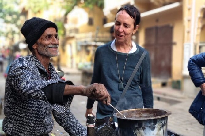 Jaipur Full Day Tour By Car And Guide With Hotel Pickup - City Palace and royal tomb sites: where the city keeps its layers