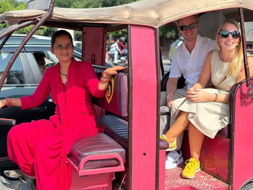 Jaipur Half-Day City Tour By E-Rickshaw with Female Driver - Timing the Morning: Jaipur Flower Market and First Photos