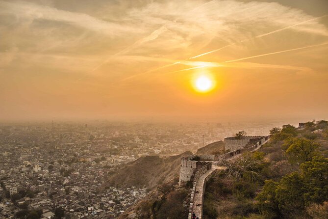Jaipur Half-Day Evening Tour with Sunset and Dinner - Pickup and the private car advantage (why it matters)