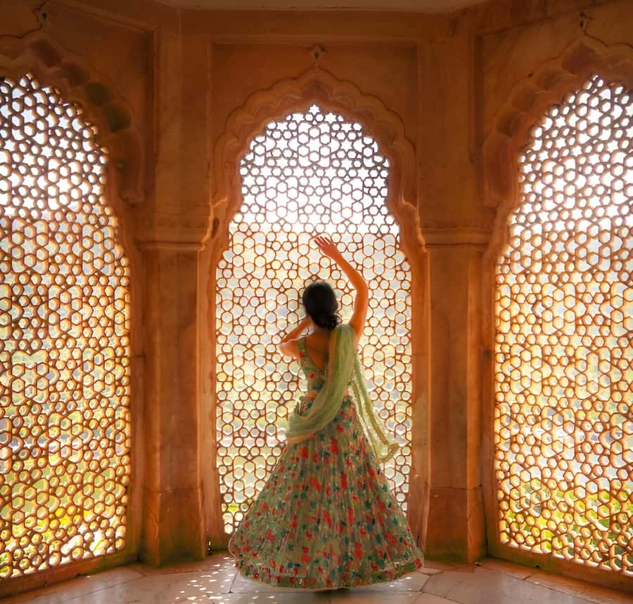 Jaipur: Half or Full Day Sightseeing Tour with Flower Market - Amber Fort and Palace (plus the Panna Meena Stepwell detour)