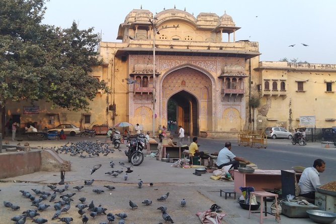 Jaipur Heritage Walking Tour - Local life, Havelis and Temples - Hawa Mahal: The Wind Palace Exterior Stop (Ticket Not Included)