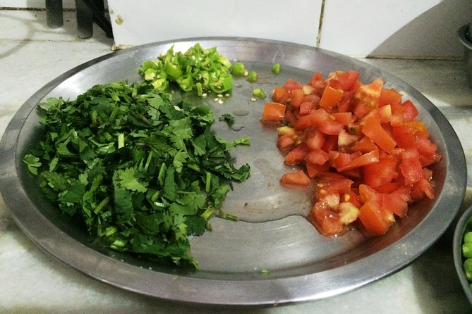 Jaipur Market Tour & Vegetarian Rajasthani Home Cooking Class - A smarter way to start eating Jaipur food