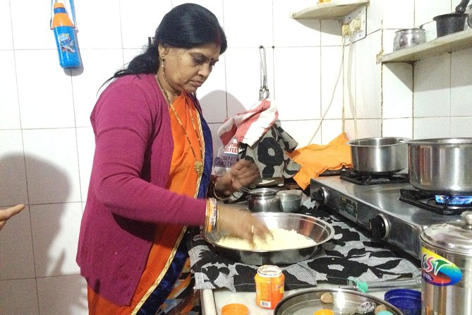Jaipur Market Tour & Vegetarian Rajasthani Home Cooking Class - What you’re really paying for at $60 per person