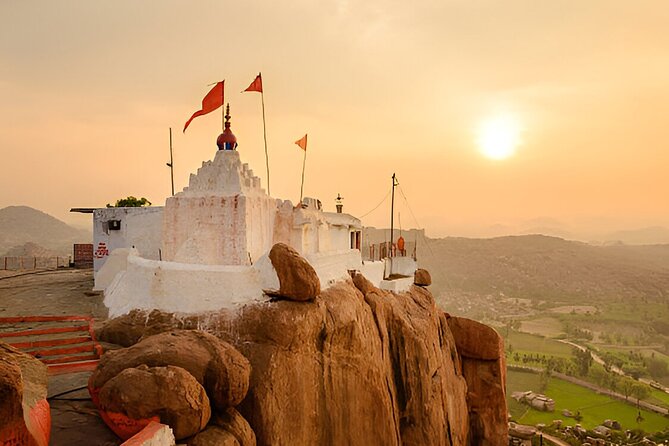 Jaipur Night Tour with Scenic Sunset at Monkey Temple - Hawa Mahal illuminated and the Pink City night walk