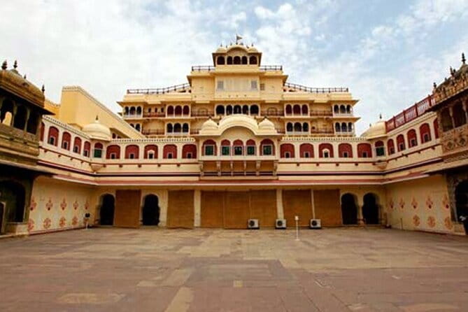 Jaipur One Day Private Sightseeing Tour with Guide - Hawa Mahal (Palace of Breeze): 953 Windows and the Best Viewing Mode