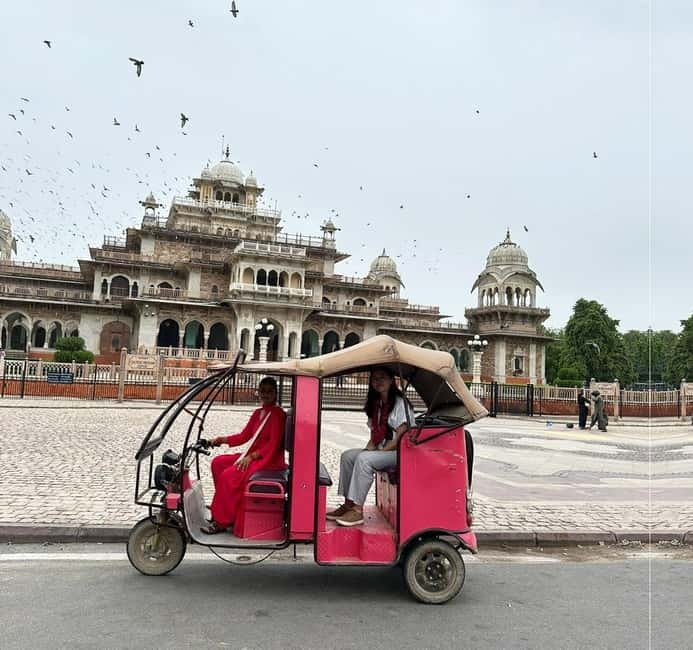 Jaipur Private City Tour with a Women-Driven E-Rickshaw Ride - Albert Hall Museum: art, crafts, and a proper indoor break