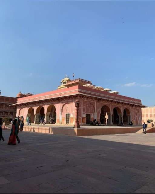 Jaipur: Private City Tour with Car, Guide, Tickets & Lunch - Your 7-hour rhythm: car comfort and how the day flows