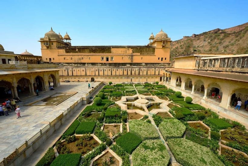 Jaipur: Private City Tour with Car, Guide, Tickets & Lunch - Jal Mahal lake views without rushing