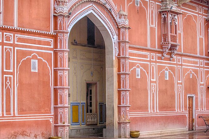 Jaipur Private Day Tour – Customizable Itinerary with Car & Guide - Stop 3: City Palace of Jaipur and Mughal-Rajput mix in real time