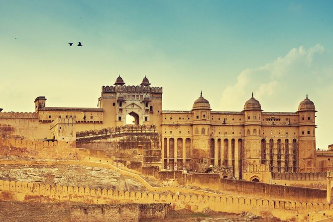 Jaipur: Private Day Trip by Tuk-Tuk & Guide with Pick-Up & Drop - City Palace of Jaipur: A focused hour in the heart of the old court