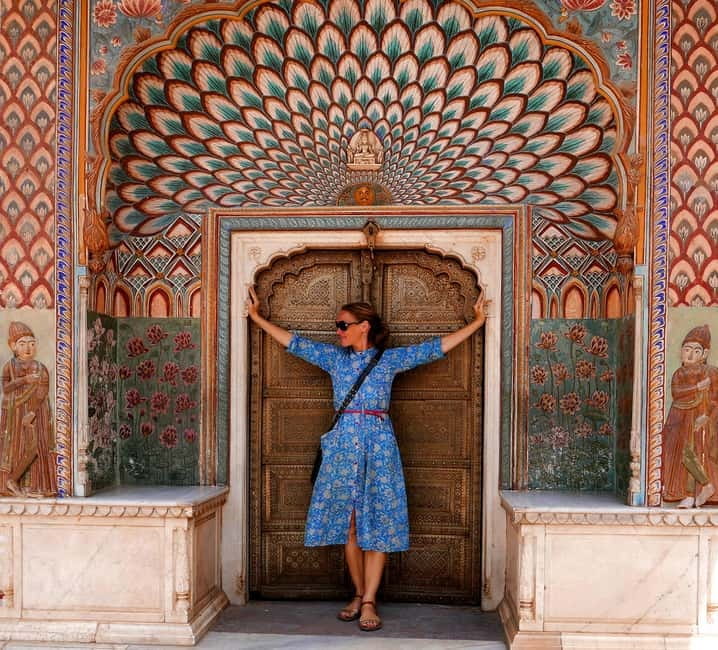 Jaipur: Private Full Day City Sightseeing Tour with Guide - City Palace and its art-and-structure story in plain language