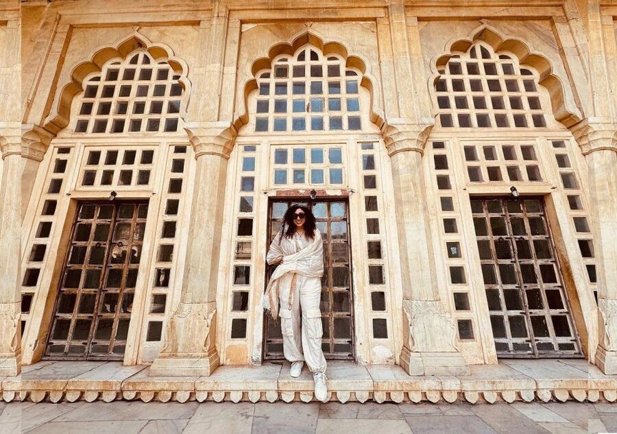 Jaipur: Private Full-Day City Tour By Tuk-Tuk with Pick-Up - Amber Fort (2 hours): the rugged highlight that takes a bit more effort