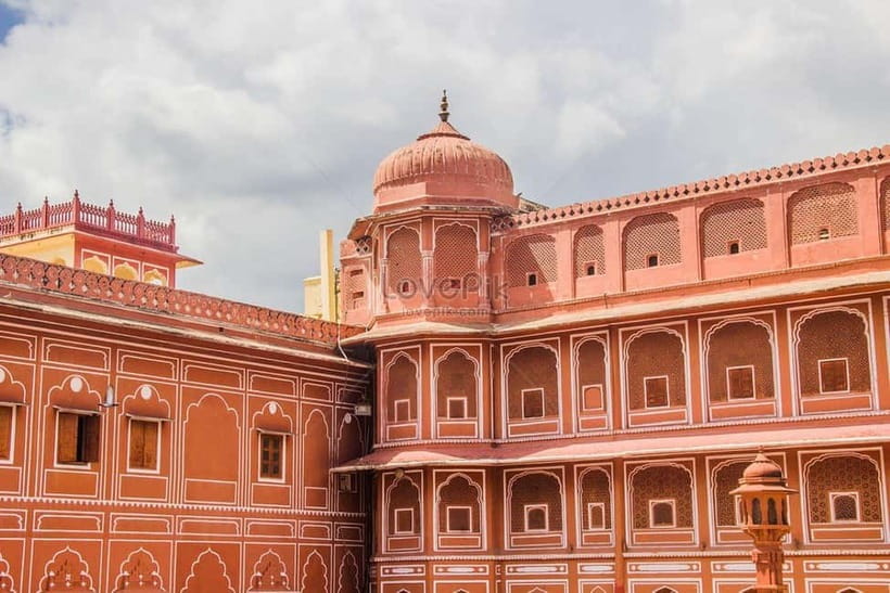 Jaipur: Private Full-Day City Tour with Car and Guide - Price and Logistics: What $4.39 Per Person Really Buys