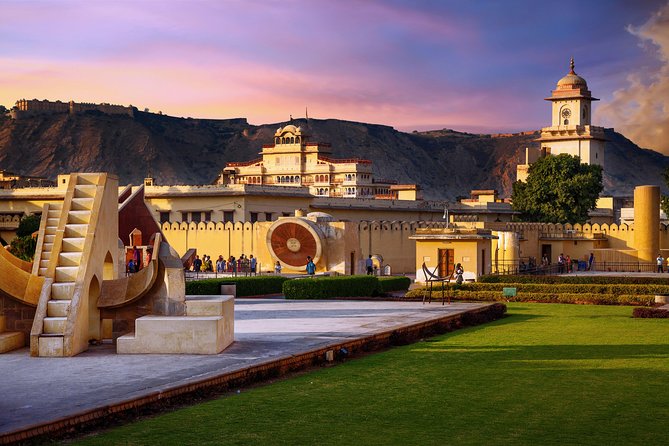 Jaipur: Private Full Day Jaipur City Tour with Pick-Up & Drop. - Patrika Gate and Hawa Mahal when you want the icons