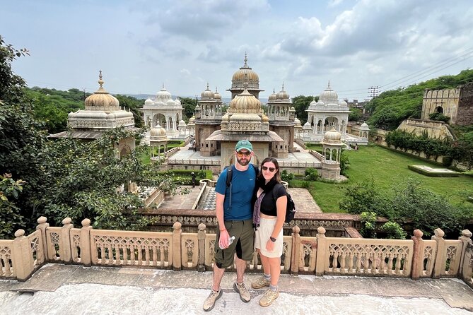 Jaipur Private Full Day Sightseeing Tour with Guide by Car - Gaitore Ki Chhatriyan: Peaceful Architecture and Maharaja Family Symmetry