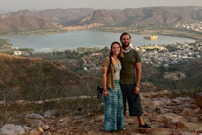 Jaipur Private Full-Day Sightseeing Tour with Optional Guide - Royal Gaitor Tumbas: A Calmer Stop Under Nahargarh