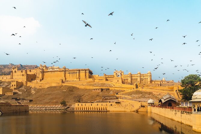 Jaipur: Private Guided Full Day tour Of Jaipur - Jagat Shiromani Ji Temple: a calmer moment with Lord Krishna focus