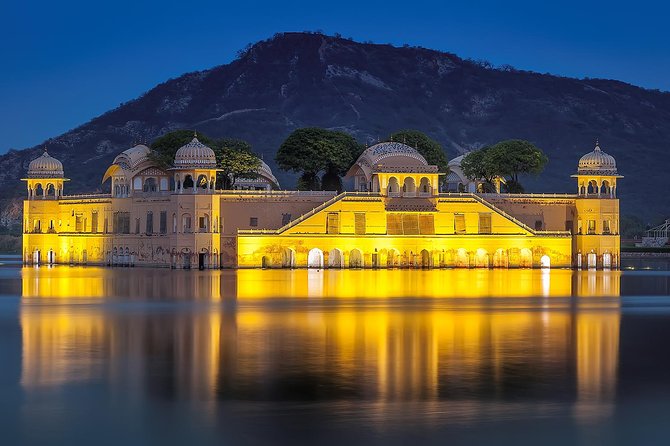 Jaipur: Private Jaipur Full Day City Sightseeing Tour by Car - Jal Mahal and Hawa Mahal: lake calm meets wind-screens