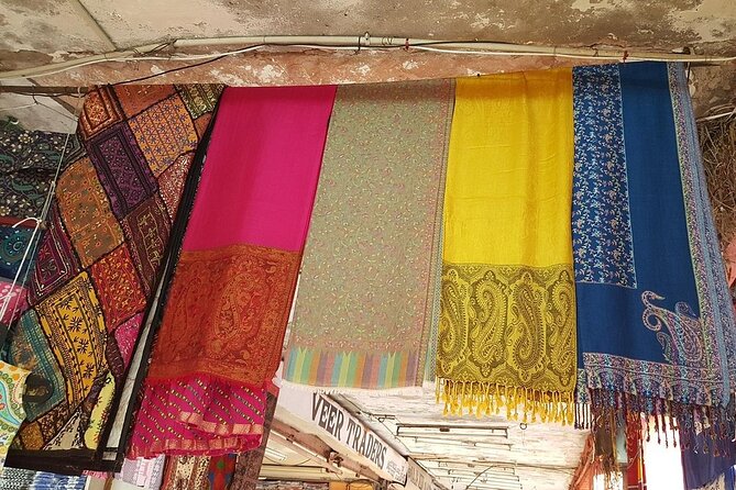 Jaipur Private Shopping Tour with Pickup - Akee International: Pashmina and Wool Shawls in a Factory-Outlet Style Stop