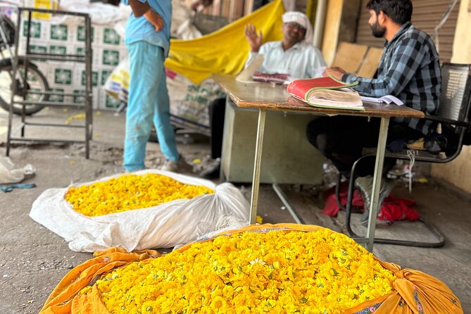 Jaipur: Shopping Tour with Blue Poetry & Printing Workshop & Rugs - Rug and Carpet Weaving at Bapu Bazar: Learn Before You Buy