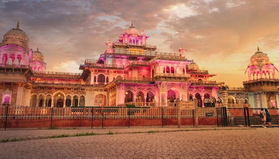 Jaipur Sightseeing by Tuk-Tuk: Temples, Palaces & Markets - Jaipur Tuk-Tuk: a fast way to hit the icons