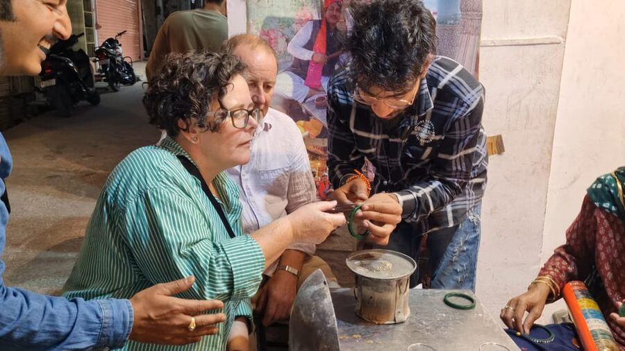 Jaipur :The Twilight Magic of Pink City- Heritage Walk Tour - Lacquer Bangle Workshop: Making Manihara Craft Personal