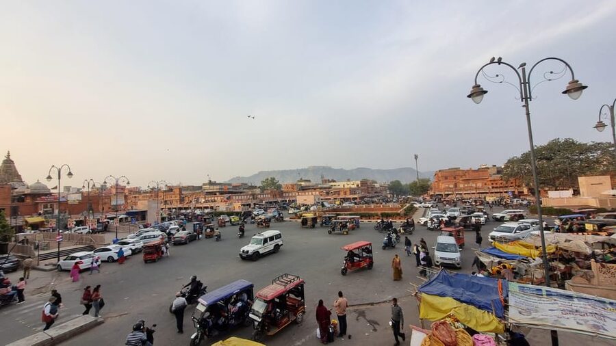 Jaipur :The Twilight Magic of Pink City- Heritage Walk Tour - Market Time: Craft Streets, Musician Lane, and Artisan Makers