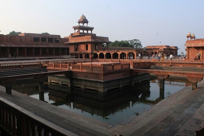 Jaipur to Agra Day Trip with Fatehpur Sikri and Abhaneri - Included guides: why Taj Mahal and Agra Fort feel different here