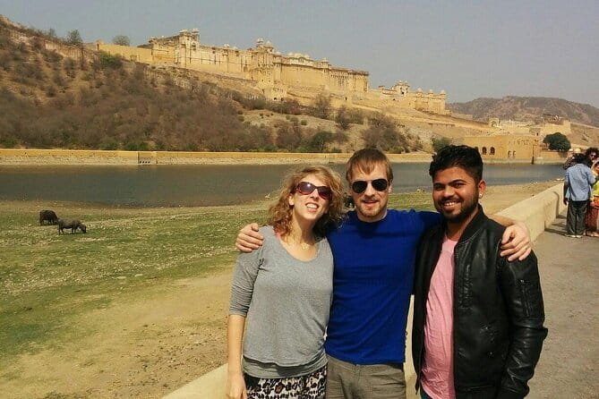 Jaipur Tour with Jaigarh Fort and Nahargarh Sunset - Royal Gaitor Tumbas: quiet cenotaphs near the Aravalli hills