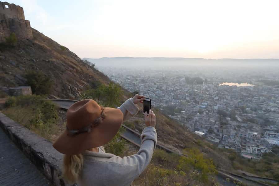 Jaipur: Tour with Nahargarh Sunrise or Monkey Temple Sunset - Morning bonus: flower market walk and artisan workshops