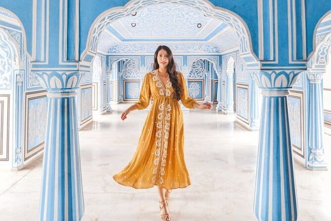 Jaipur Tuktuk Local Sightseeing Day Tour - Stop 2: City Palace’s courtyards, gardens, and scale