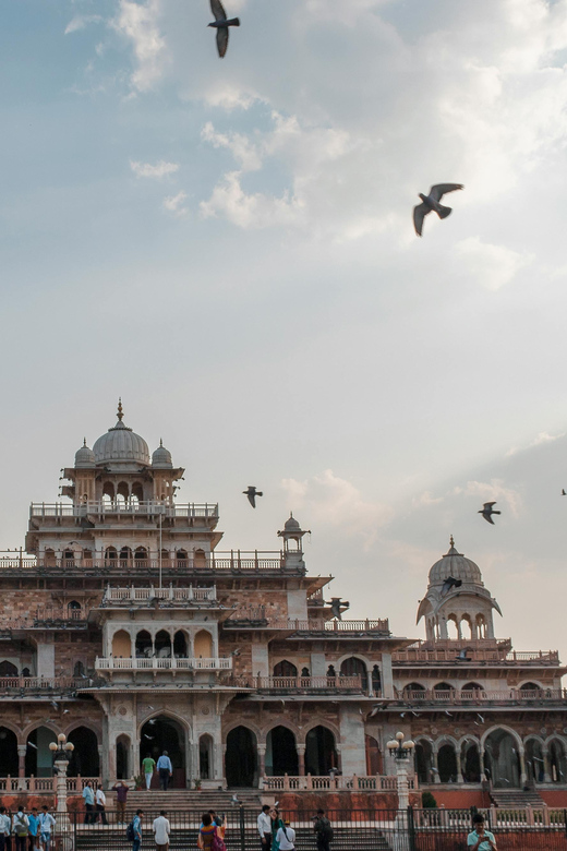 Local Jaipur city sightseeing with options - Time, comfort, and how to get the most from an 8-hour route