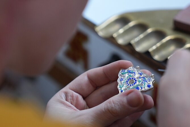 Meenakari Enamelling Experience on Silver Jewellery in Jaipur - Key things that make this workshop worth your time