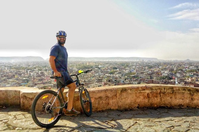 Nahargarh Cycle Tour in Jaipur - Stop 5: Tripolia Bazaar and Getting Your Breakfast the Local Way