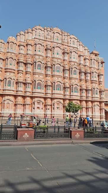 Pink City Walking Tour With Us ( A Haritage Walk in Jaipur) - City Palace on foot: Rajput and Mughal ideas you can actually connect