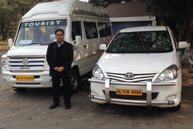 Private Arrival Transfer: Jaipur International Airport to Hotel - Sanganeer Airport meet-up: getting in the car fast