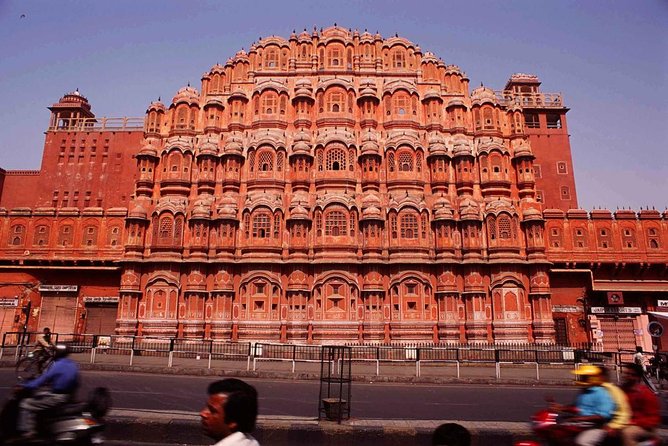 Private Cab for Full day Sightseeing in Jaipur - A private A/C car that actually changes your day