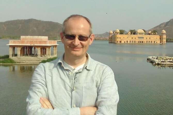 Private Day Tour of Jaipur with a Guide and Including Lunch - Jal Mahal and Sagar Lake: that float-on-the-water effect