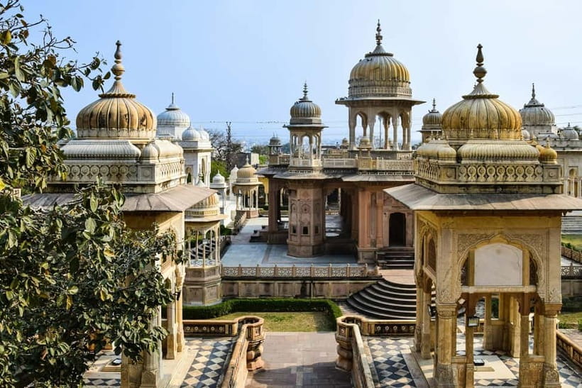 Private Full-Day Jaipur Guided Tour with Monkey Temple - Hawa Mahal: the lattice palace stop that actually teaches you something