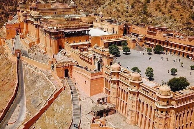 Private Full Day Jaipur Sightseeing Tour By Tuk Tuk - Guides, comfort, and safety on Jaipur’s roads