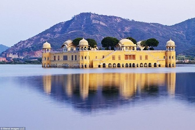 Private Full-Day Sightseeing Tour of Jaipur’s Heritage by Car - Hawa Mahal: the wind palace stop that’s all about design