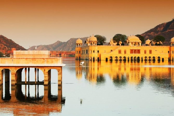 Private Full Day Tour of Jaipur with Guide - Albert Hall Museum and Royal Gaitor Tumbas for quieter context