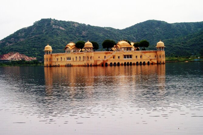Private Full Day Tour of Jaipur with Guide - Panna Meena ka Kund stepwell: a free stop that feels different