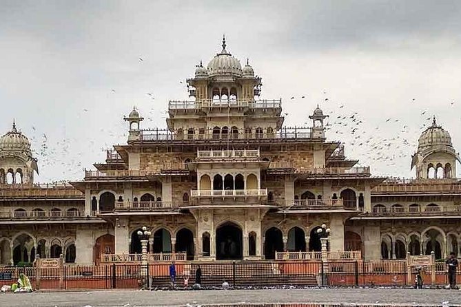 Private Guided Cultural Day Tour of Jaipur - Jal Mahal’s 20-Minute Pause: The Water Palace Moment