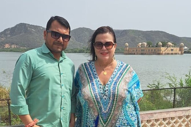Private Jaipur Day Tour with Driver and Guide- All Inclusive - Morning start: Amber Palace (Amer Fort) and the hilltop moment