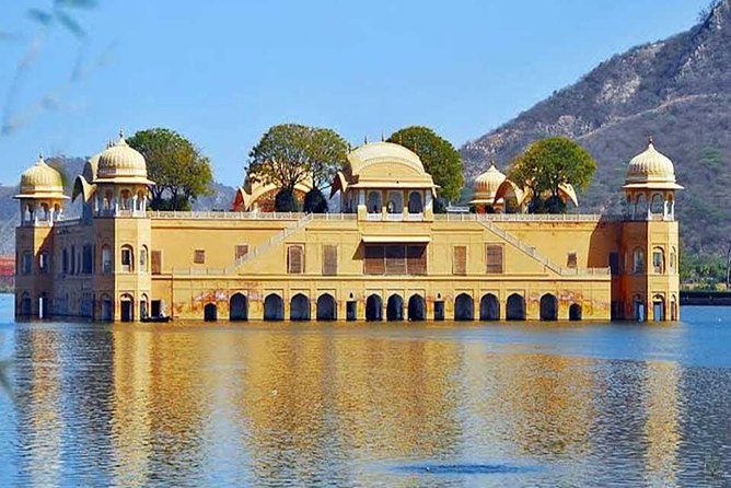 Private Jaipur Day Tour with Driver and Guide- All Inclusive - Hawa Mahal (Palace of the Breeze): iconic façade, real details