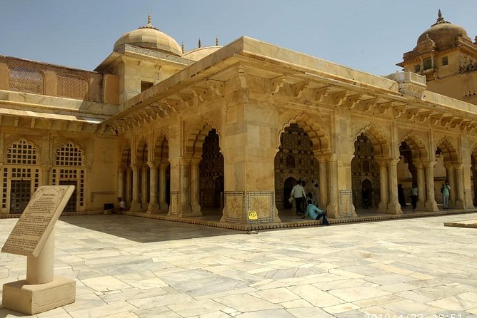 Private Jaipur Full One Day Tour In Pink City With Guide - Amber Palace and Sheesh Mahal: The Fort Block That Satisfies
