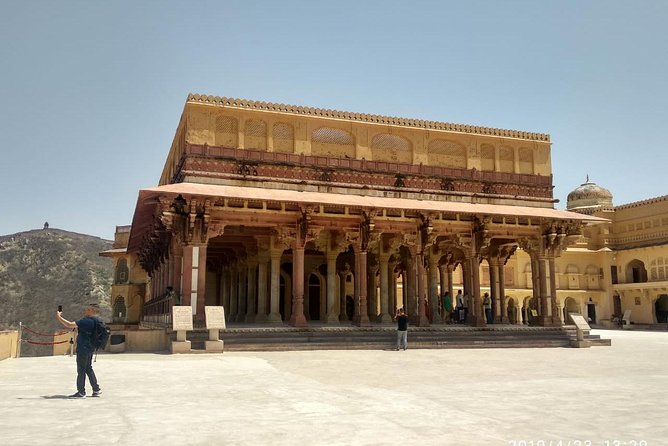 Private Jaipur Full One Day Tour In Pink City With Guide - City Palace of Jaipur: Royal Space With a Human Sense