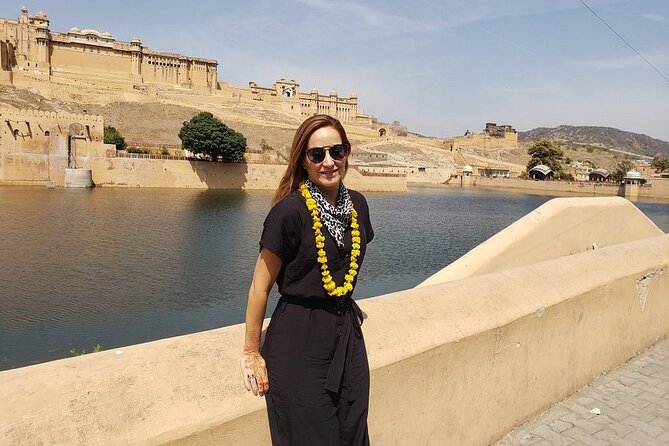 Private Jaipur Half-Day: Amber Fort, Stepwell, Jal Mahal & Gaitor - Hawa Mahal, Jantar Mantar, and City Palace: Ending in the Heart of Jaipur